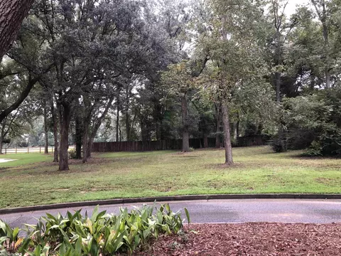 56 Summer Lake St, Fairhope, AL 36532