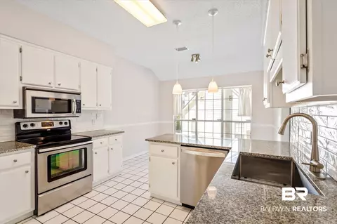 4366 N Monarch Dr, Mobile, AL 36609 photo 8