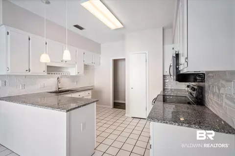 4366 N Monarch Dr, Mobile, AL 36609 photo 2