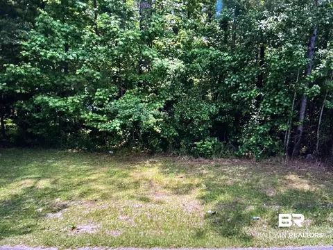 1651 E Laurel St, Atmore, AL 36502