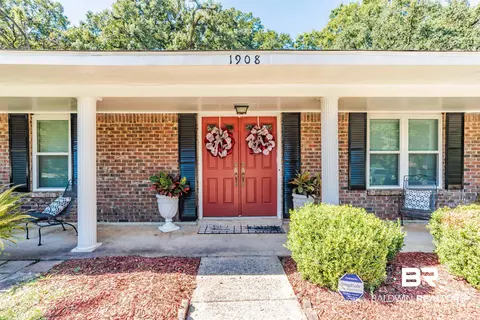 1908 Long Meadow Rd, Mobile, AL 36609 photo 1