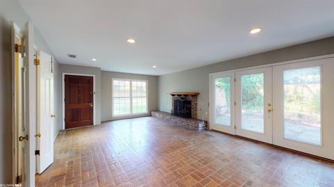 56 Croydon Rd, Mobile, AL 36608 photo 2