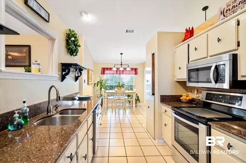 7155 Smithfield Rd, Mobile, AL 36695 photo 4
