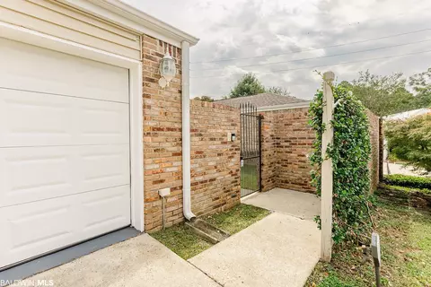 27 Hedgestone Ct, Mobile, AL 36608 photo 3