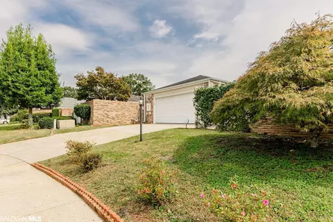 27 Hedgestone Ct, Mobile, AL 36608 photo 2