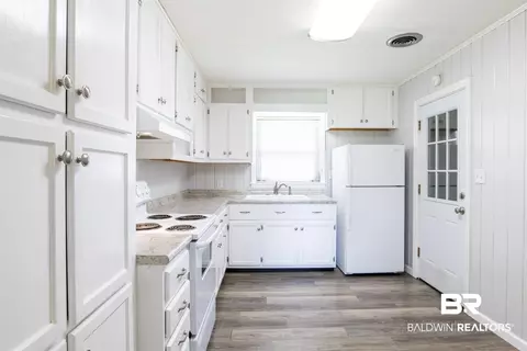 601 E Myrtle Ave, Foley, AL 36535 photo 9