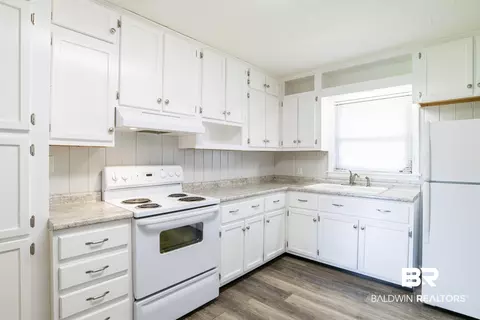 601 E Myrtle Ave, Foley, AL 36535 photo 10