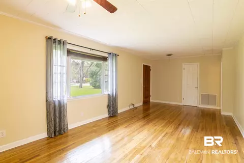 601 E Myrtle Ave, Foley, AL 36535 photo 6