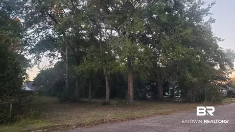 305 E School St, Atmore, AL 36502 photo 2