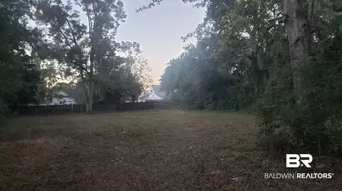 305 E School St, Atmore, AL 36502 photo 3