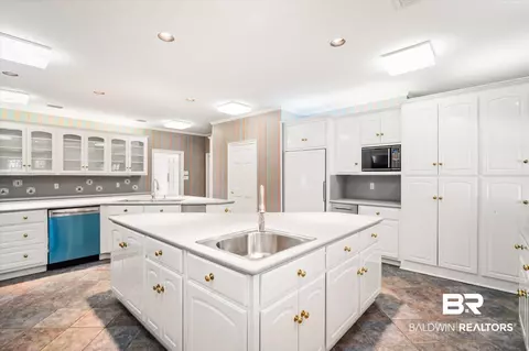 111 E Carmel Dr, Mobile, AL 36608 photo 12