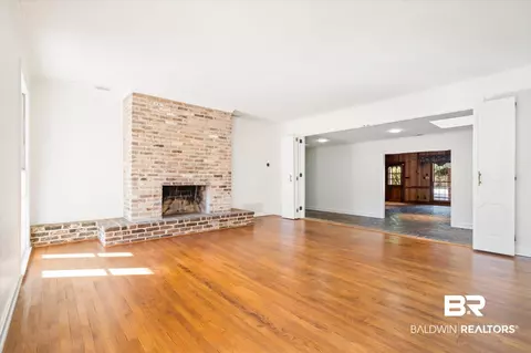 111 E Carmel Dr, Mobile, AL 36608 photo 5