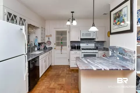 3200 E Maudelayne Dr, Mobile, AL 36693 photo 8
