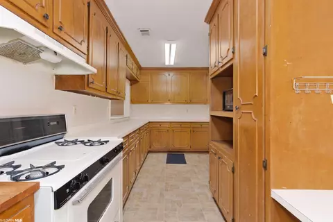 205 E Border Dr, Mobile, AL 36608 photo 3
