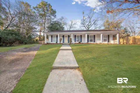 2100 Luckner Ct, Mobile, AL 36618 photo 2