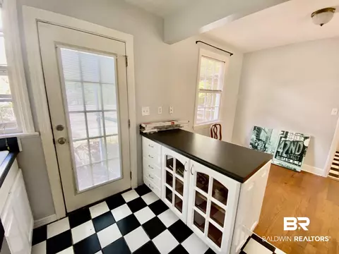 323 Pineview Ln, Mobile, AL 36608 photo 8
