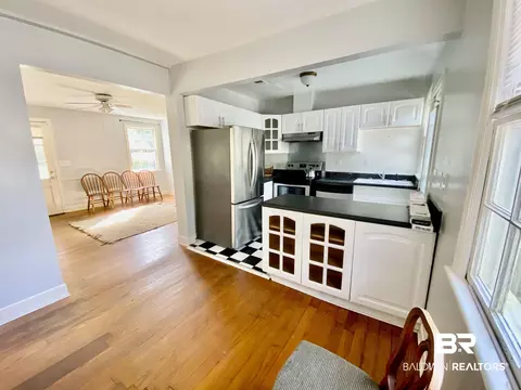 323 Pineview Ln, Mobile, AL 36608 photo 4