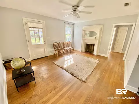 323 Pineview Ln, Mobile, AL 36608 photo 3