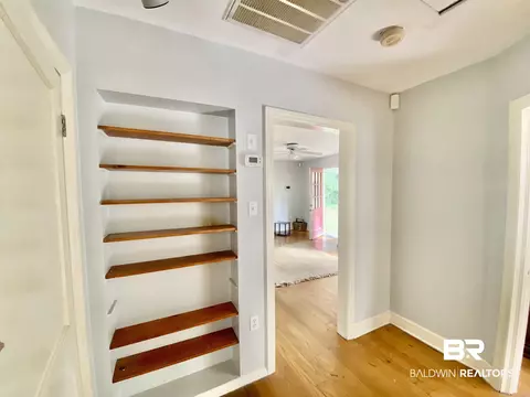 323 Pineview Ln, Mobile, AL 36608 photo 5