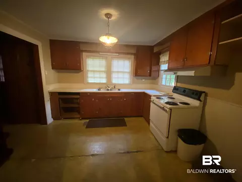 1639 Colonial Oaks Dr, Mobile, AL 36618 photo 2