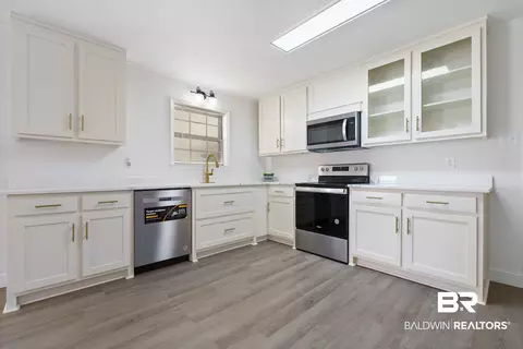 3270 Meadow Ln, Mobile, AL 36618 photo 9
