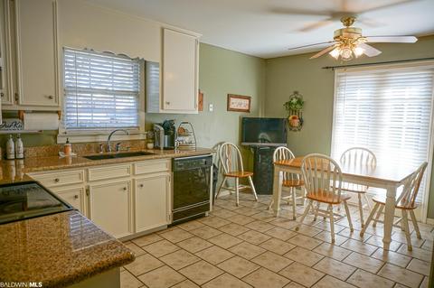 2028 E Pine Needle Dr, Mobile, AL 36609 photo 3
