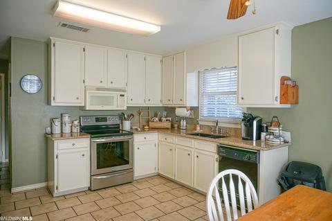 2028 E Pine Needle Dr, Mobile, AL 36609 photo 4