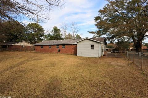 114 Foreman Rd, Mobile, AL 36608 photo 4