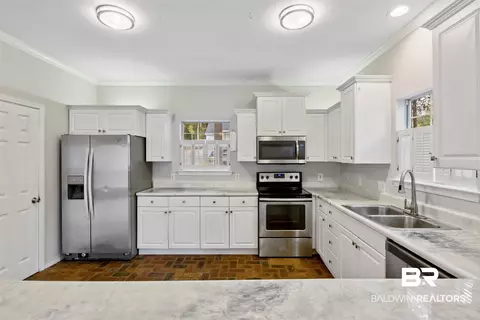 110 E Avon Cir, Daphne, AL 36526 photo 6