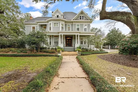 1565 Dauphin St, Mobile, AL 36604