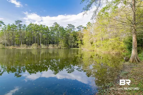 43 Shady Ln, Fairhope, AL 36532