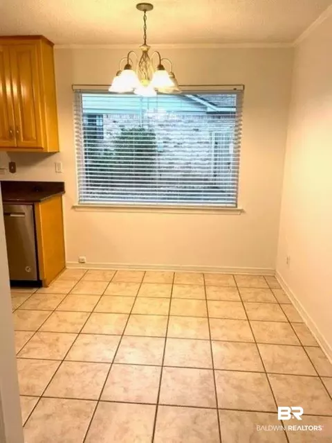 2104 Pine Needle Dr, Mobile, AL 36609 photo 4