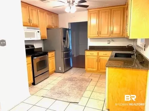 2104 Pine Needle Dr, Mobile, AL 36609 photo 3