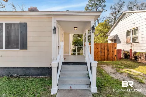 202 Pinehill Dr, Mobile, AL 36606 photo 5