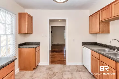 202 Pinehill Dr, Mobile, AL 36606 photo 15