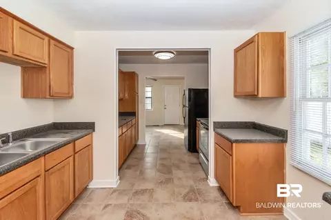 202 Pinehill Dr, Mobile, AL 36606 photo 11