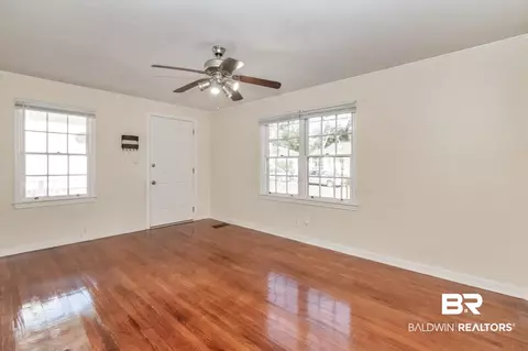 202 Pinehill Dr, Mobile, AL 36606 photo 8