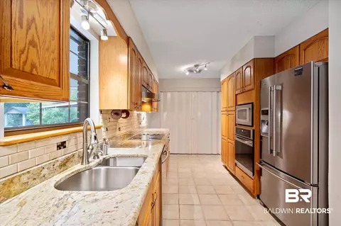 2316 Riverside Dr, Mobile, AL 36605 photo 13