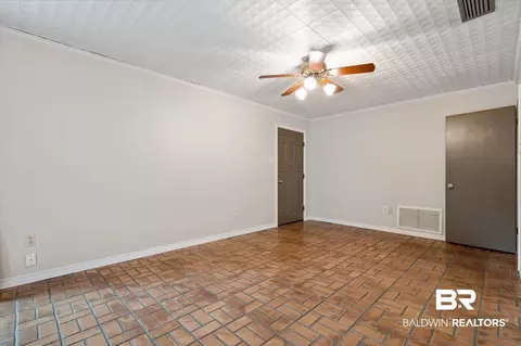 2316 Riverside Dr, Mobile, AL 36605 photo 9
