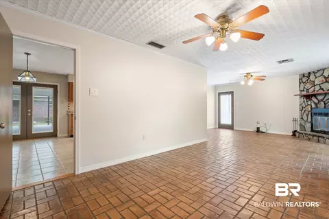 2316 Riverside Dr, Mobile, AL 36605 photo 8