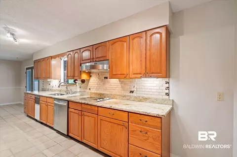 2316 Riverside Dr, Mobile, AL 36605 photo 14