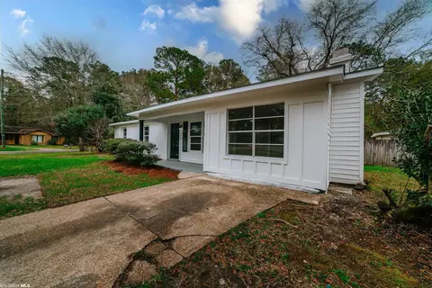 2581 Eldorado Dr, Mobile, AL 36605 photo 3