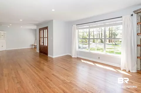 301 E Byron Ave, Mobile, AL 36609 photo 9