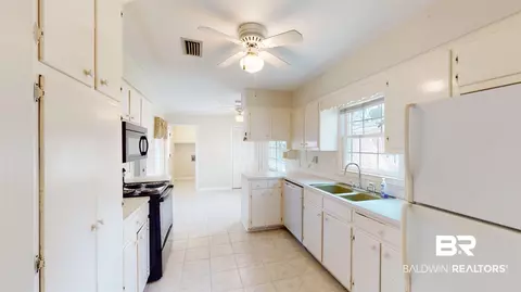 3667 N Claridge Rd, Mobile, AL 36608 photo 12