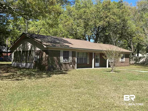 410 W 8th St, Bay Minette, AL 36507