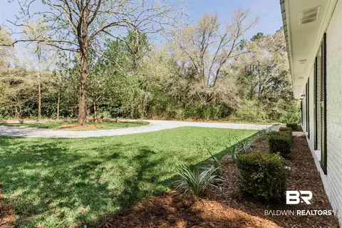 6281 Sherry Dr, Mobile, AL 36618 photo 4