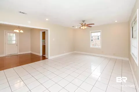 22 W Chadwick Dr, Mobile, AL 36606 photo 6