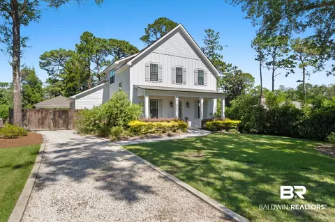605 Patlynn Ct, Fairhope, AL 36532