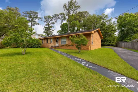 581 S Stuart St, Daphne, AL 36526 photo 2