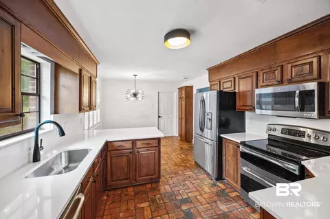 569 Stuart St, Daphne, AL 36526 photo 7